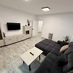 Διαμέρισμα Spacious Downtown By Managr *