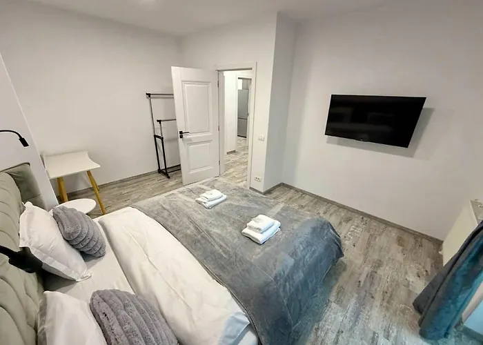 Spacious Downtown By Managr *